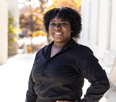 Outdoor headshot portrait of Gloria Noel